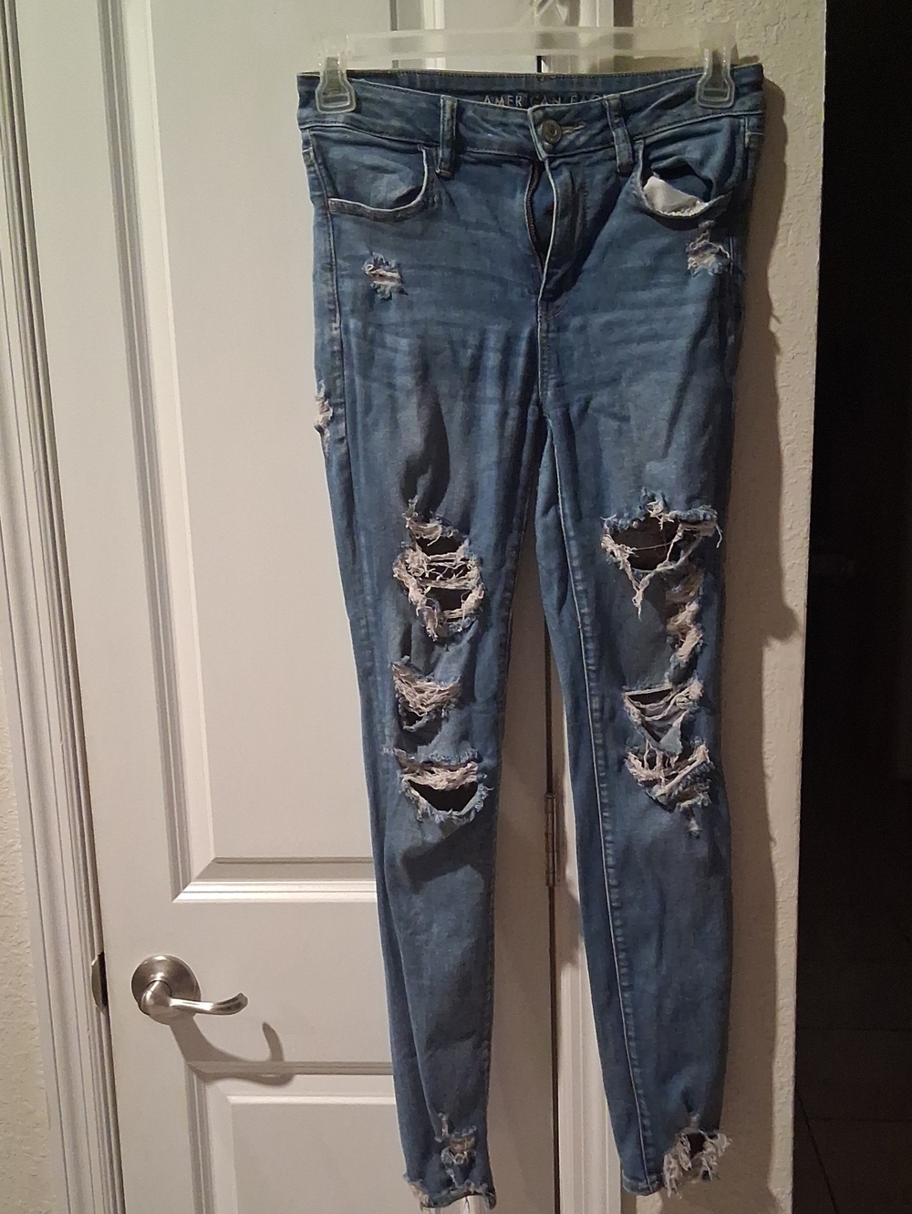 American Eagle Outfitters Light Blue Distressed Skinny Jeans